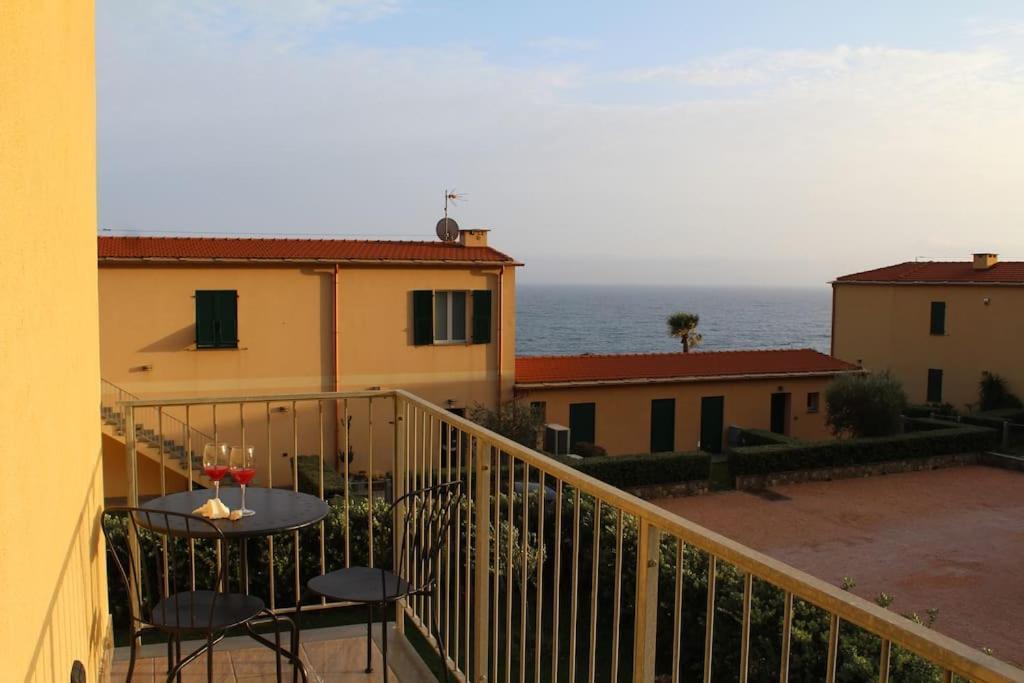 Appartamento Romantico Con Piscina Cervo Exteriör bild