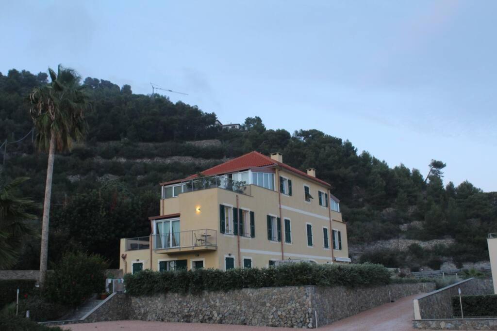 Appartamento Romantico Con Piscina Cervo Exteriör bild