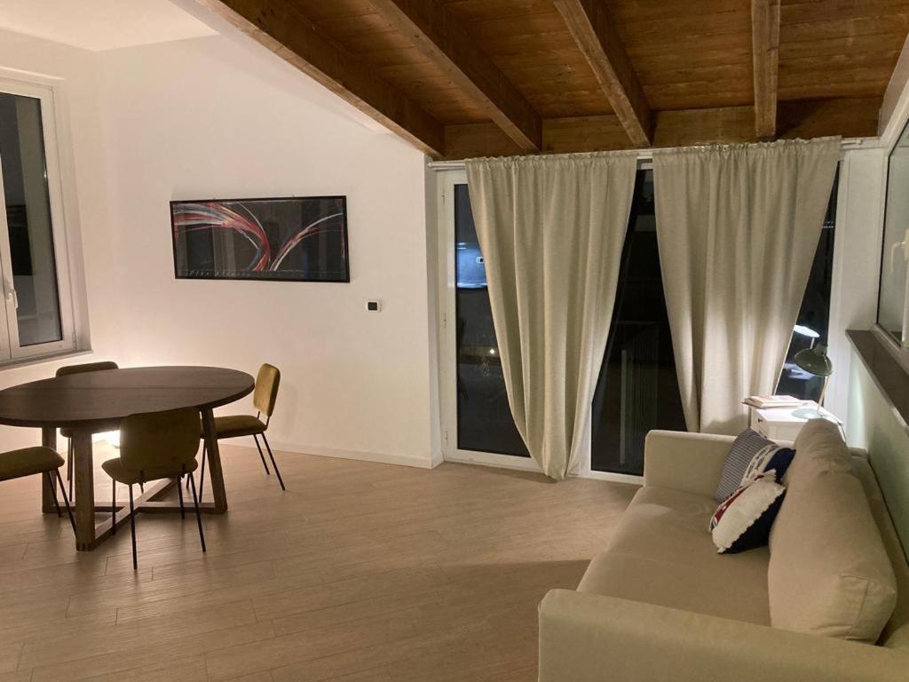 Appartamento Romantico Con Piscina Cervo Exteriör bild
