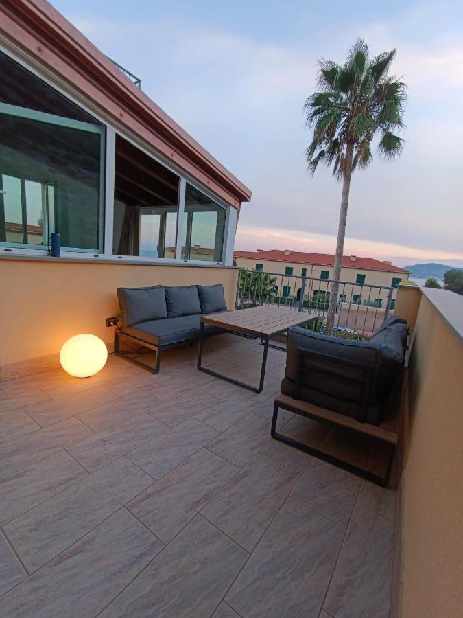 Appartamento Romantico Con Piscina Cervo Exteriör bild